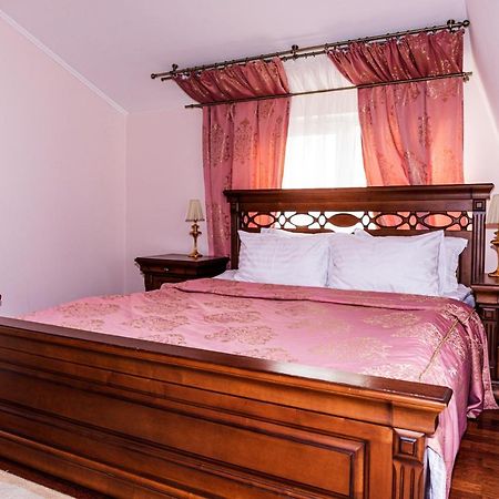 Olymp Hotel Ужгород Екстериор снимка
