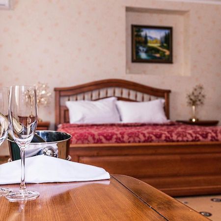 Olymp Hotel Ужгород Екстериор снимка