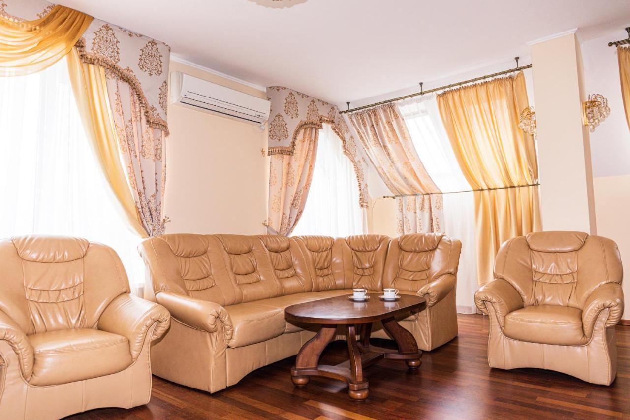 Olymp Hotel Ужгород Екстериор снимка