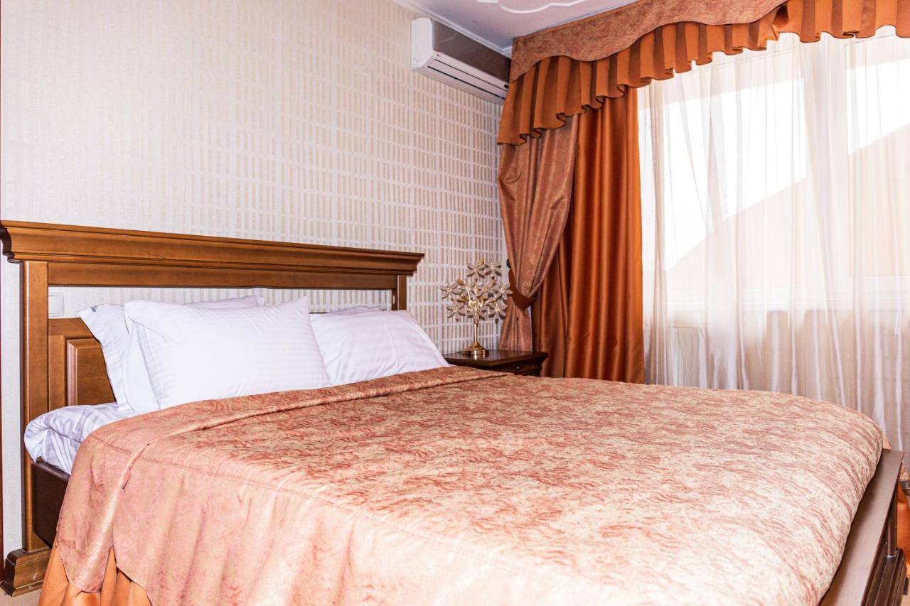 Olymp Hotel Ужгород Екстериор снимка