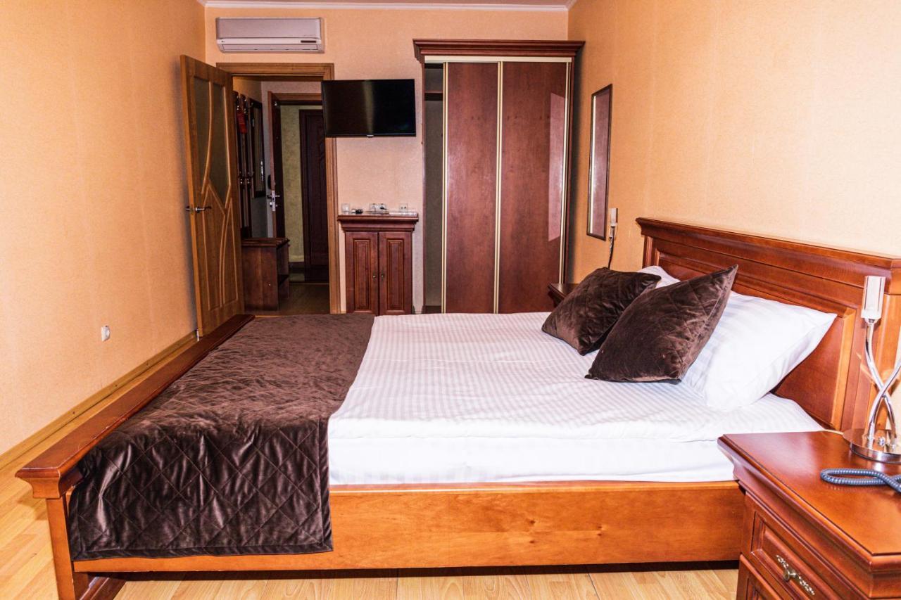 Olymp Hotel Ужгород Екстериор снимка