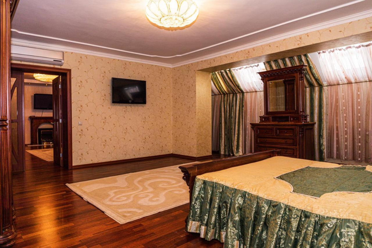 Olymp Hotel Ужгород Екстериор снимка