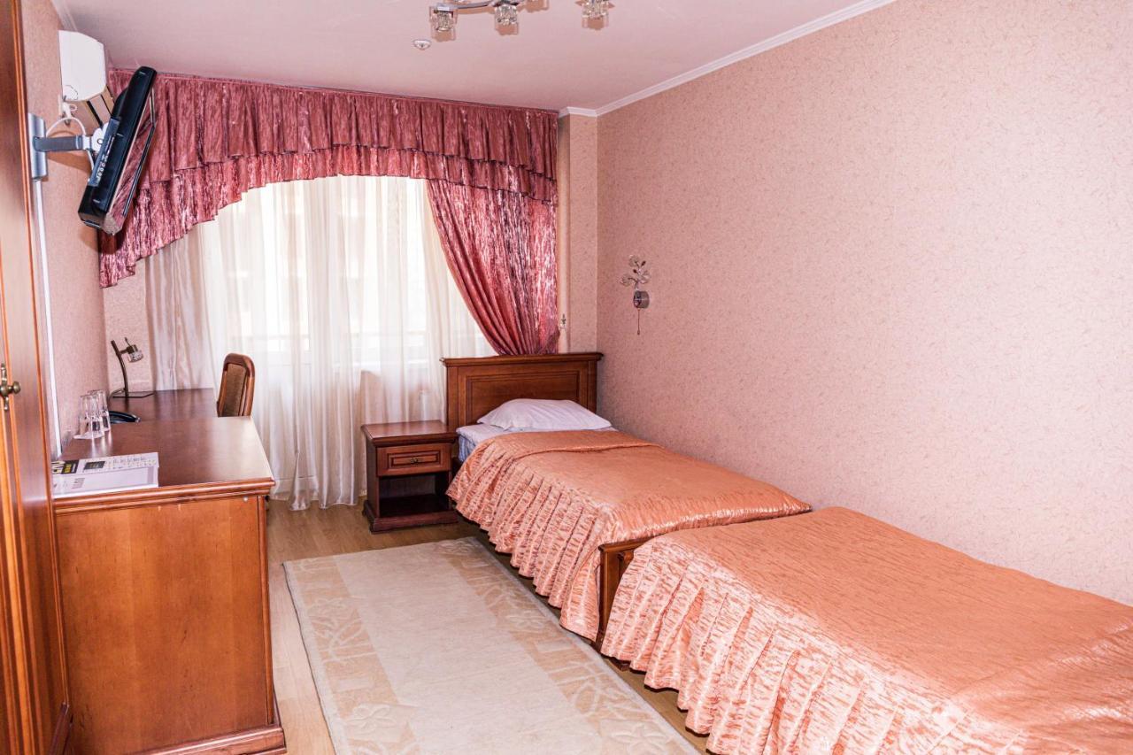 Olymp Hotel Ужгород Екстериор снимка