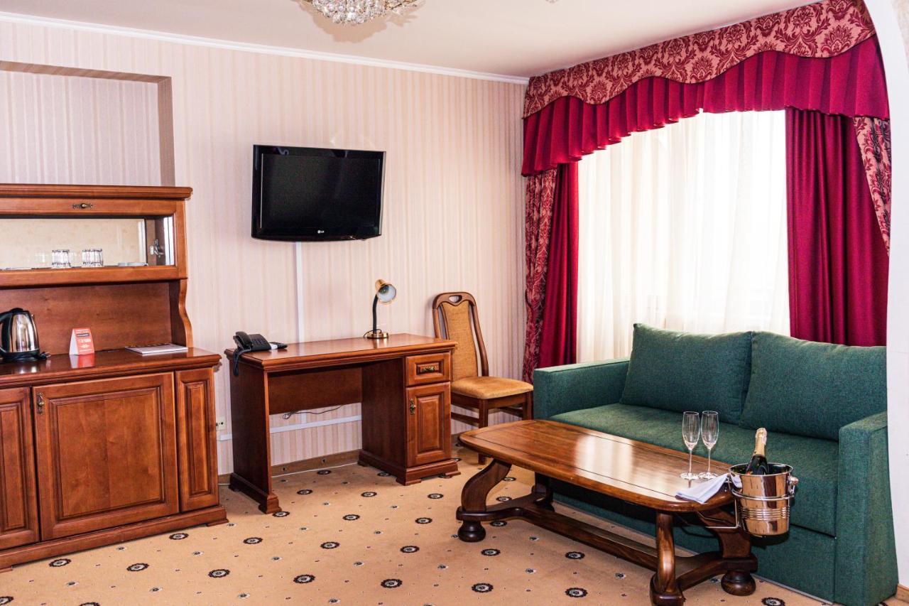 Olymp Hotel Ужгород Екстериор снимка
