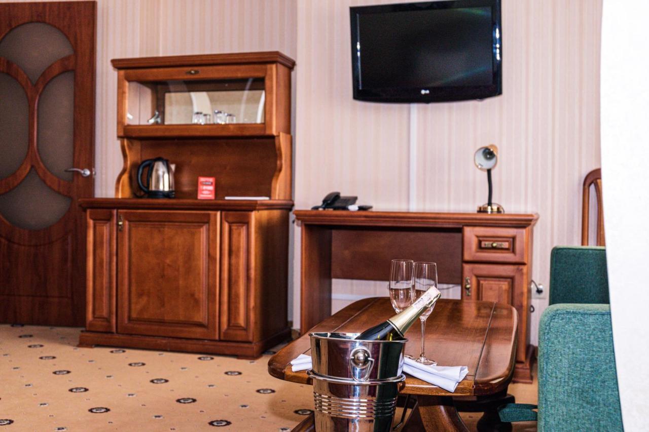 Olymp Hotel Ужгород Екстериор снимка