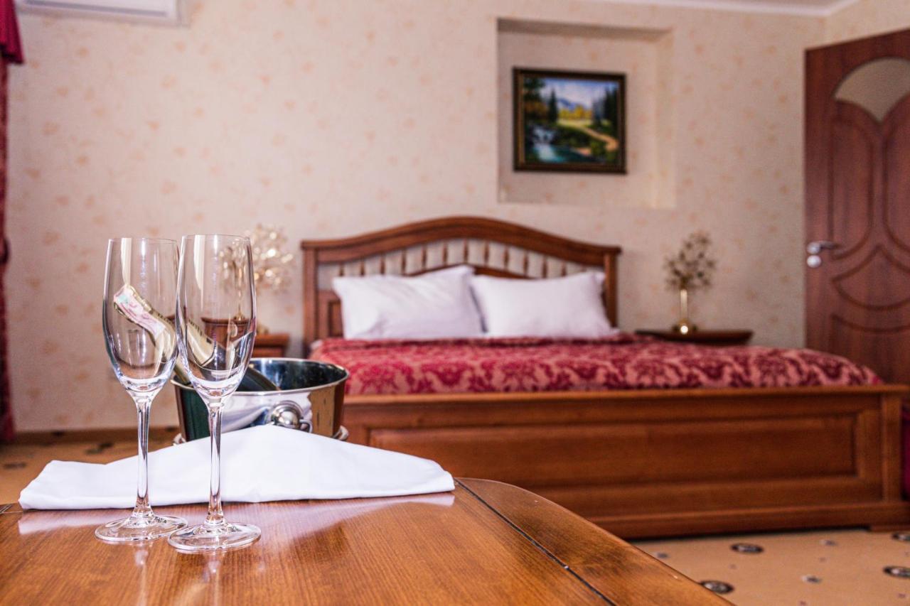 Olymp Hotel Ужгород Екстериор снимка