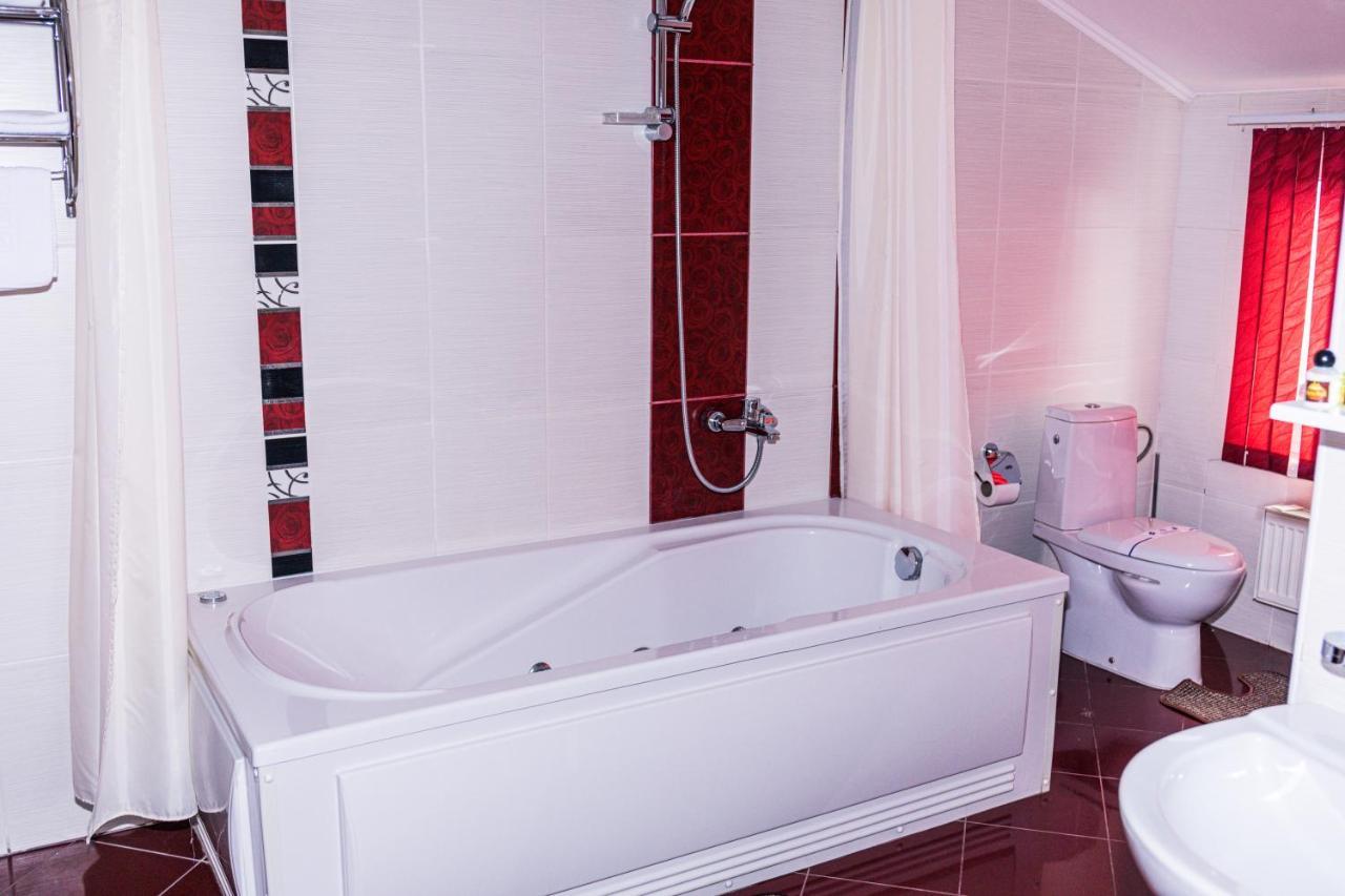 Olymp Hotel Ужгород Екстериор снимка