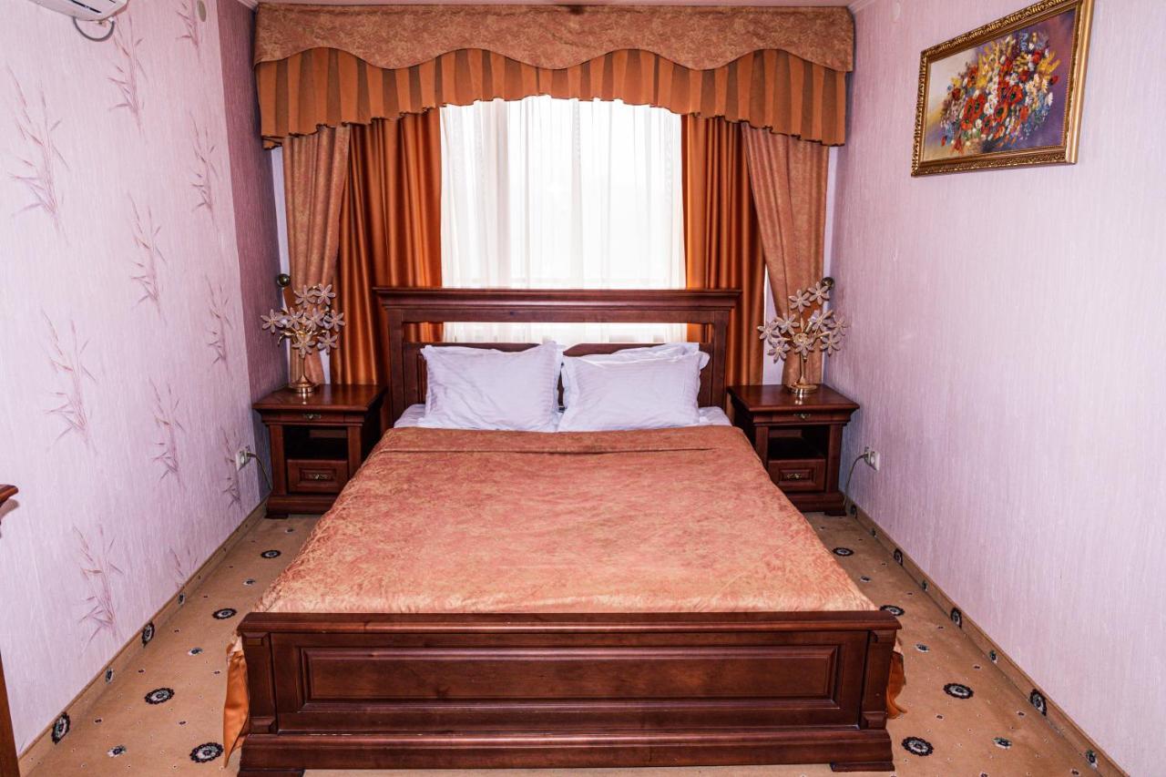 Olymp Hotel Ужгород Екстериор снимка