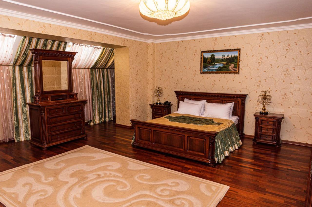 Olymp Hotel Ужгород Екстериор снимка